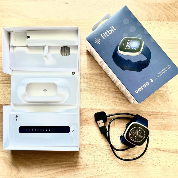 Like New: Fitbit Versa 3 (blue) - Picture 9 of 10
